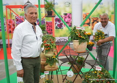 Ruud Westenberg en Marco Laan met hun Funny Plum serie.